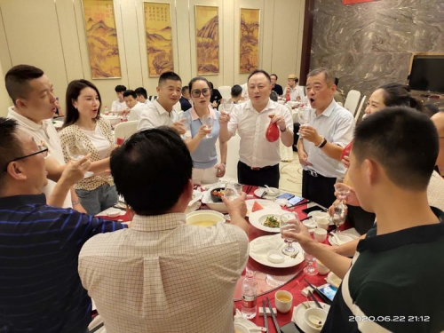 湖北光戰集團：上半年工作總結暨下半年工作宣誓大會